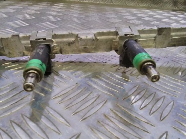 bontott FORD FOCUS II Porlasztó Sor / Híd