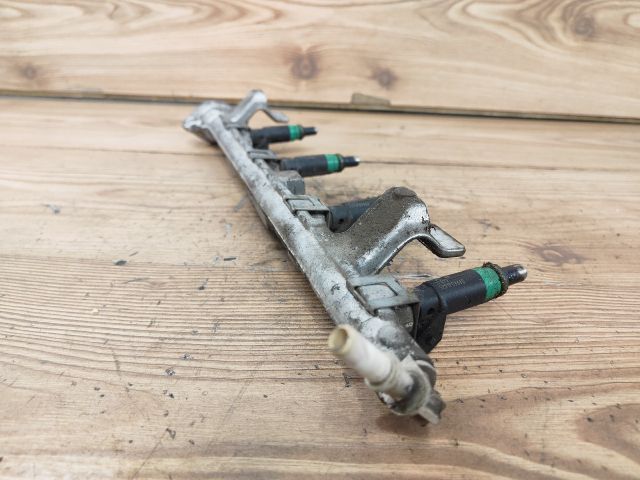 bontott FORD FOCUS II Porlasztó Sor / Híd