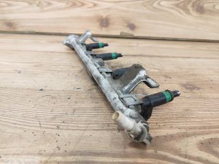 bontott FORD FOCUS II Porlasztó Sor / Híd