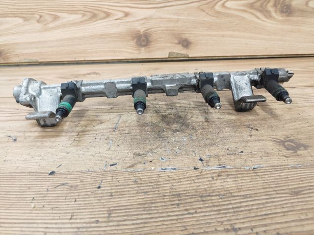 bontott FORD FOCUS II Porlasztó Sor / Híd