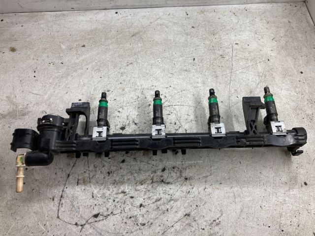 bontott FORD FOCUS II Porlasztó Sor / Híd