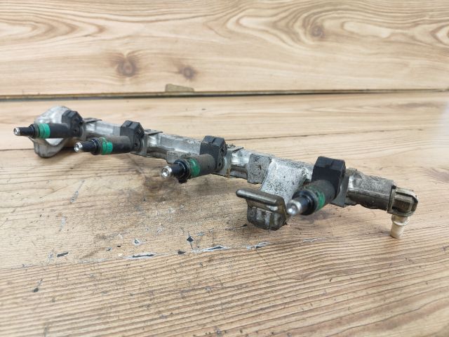 bontott FORD FOCUS II Porlasztó Sor / Híd