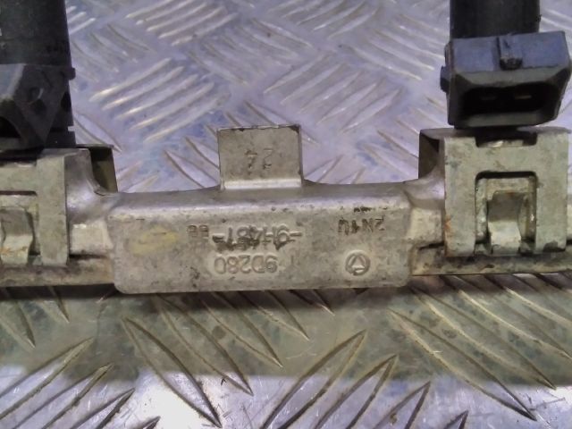 bontott FORD FOCUS II Porlasztó Sor / Híd