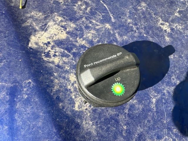 bontott FORD FOCUS II Tanksapka