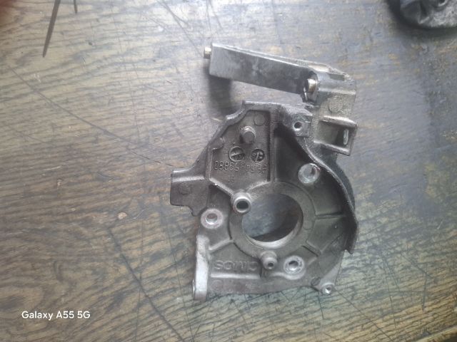 bontott FORD FOCUS II Adagoló Tartó Bak