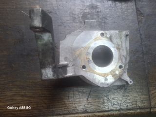 bontott FORD FOCUS II Adagoló Tartó Bak