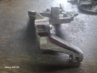 bontott FORD FOCUS II Adagoló Tartó Bak