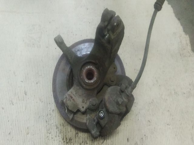 bontott FORD FOCUS II Bal első Csonkállvány Kerékaggyal