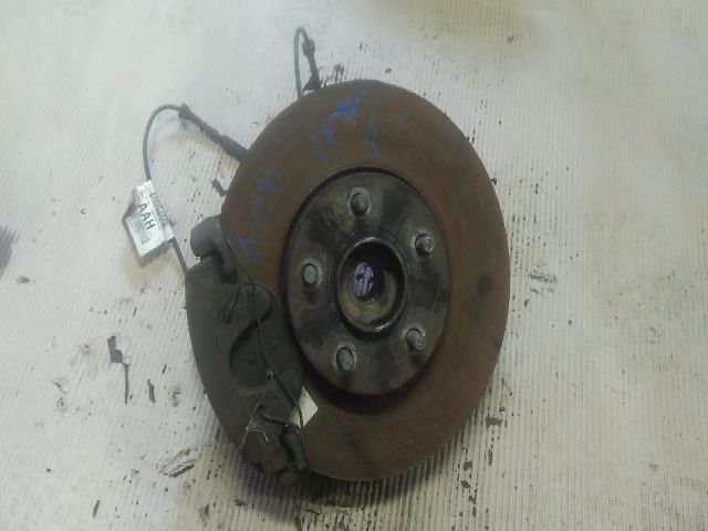 bontott FORD FOCUS II Bal első Csonkállvány Kerékaggyal