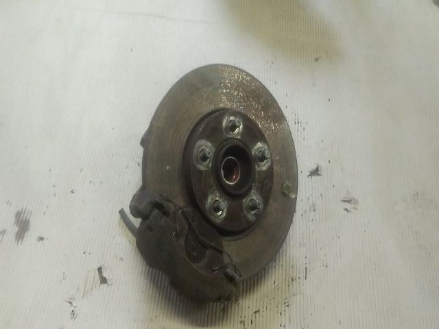 bontott FORD FOCUS II Bal első Csonkállvány Kerékaggyal