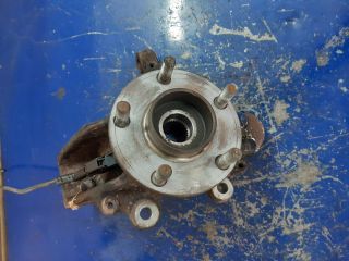 bontott FORD FOCUS II Bal első Csonkállvány Kerékaggyal