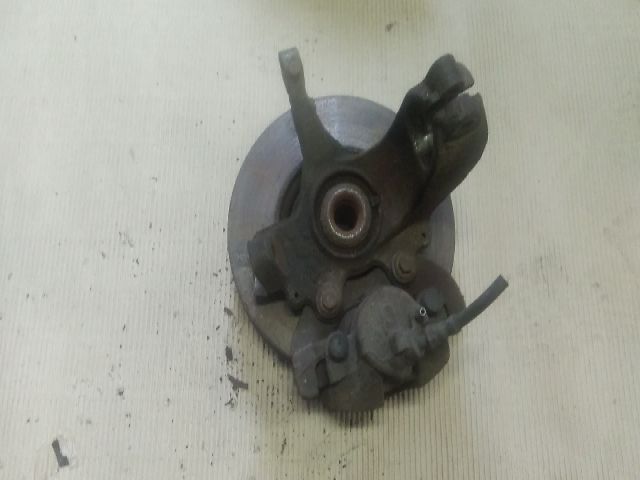 bontott FORD FOCUS II Bal első Csonkállvány Kerékaggyal