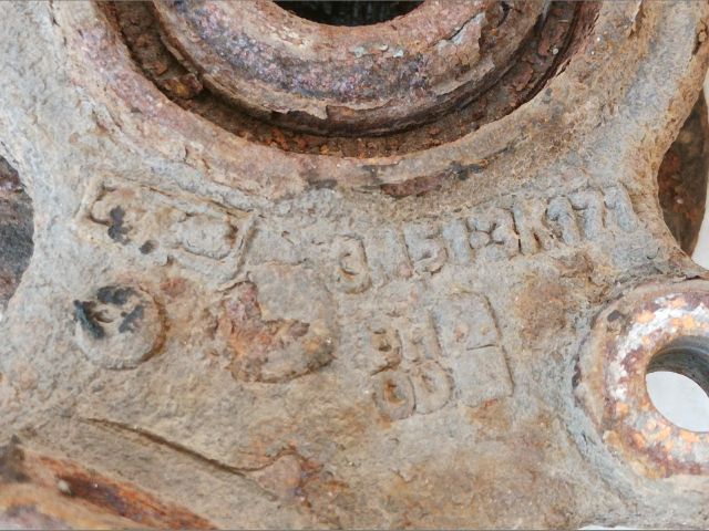 bontott FORD FOCUS II Bal első Csonkállvány Kerékaggyal