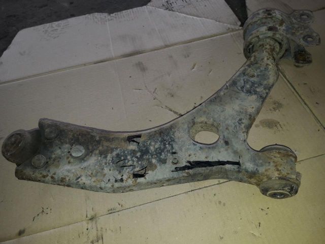 bontott FORD FOCUS II Bal első Lengőkar