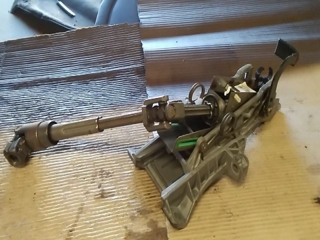 bontott FORD FOCUS II Bal első Lengőkar