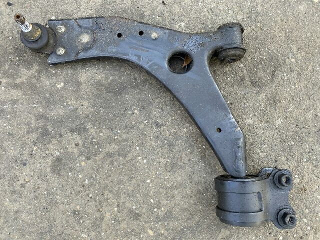 bontott FORD FOCUS II Bal első Lengőkar