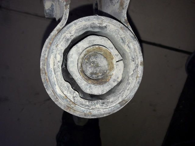 bontott FORD FOCUS II Bal első Lengőkar