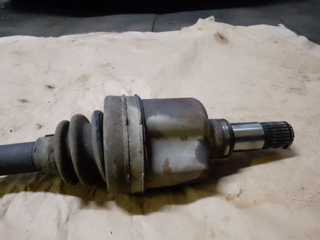 bontott FORD FOCUS II Bal Féltengely