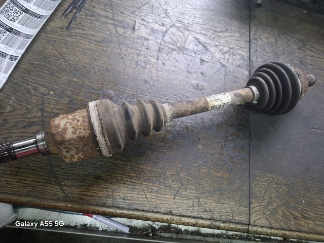 bontott FORD FOCUS II Bal Féltengely