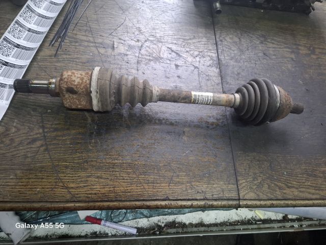 bontott FORD FOCUS II Bal Féltengely