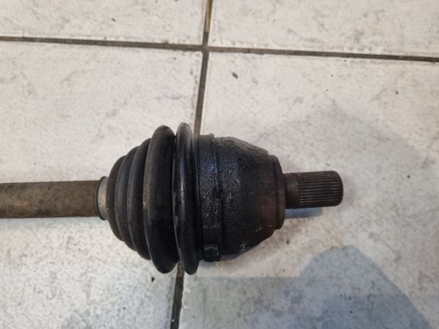 bontott FORD FOCUS II Bal Féltengely