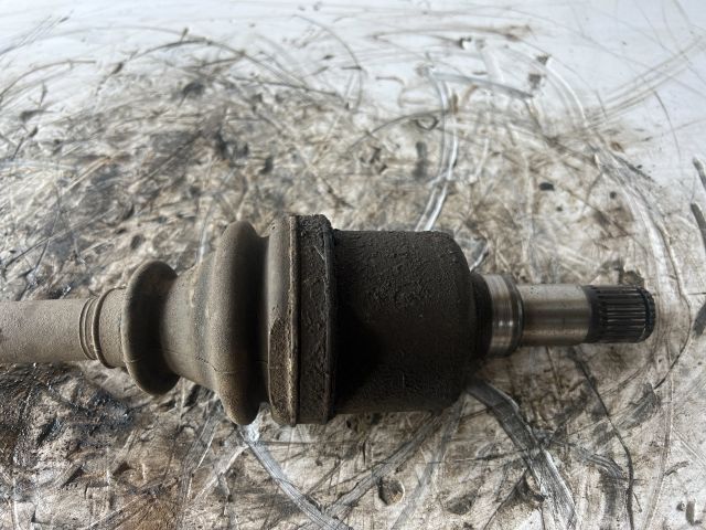 bontott FORD FOCUS II Bal Féltengely