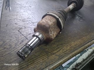 bontott FORD FOCUS II Bal Féltengely