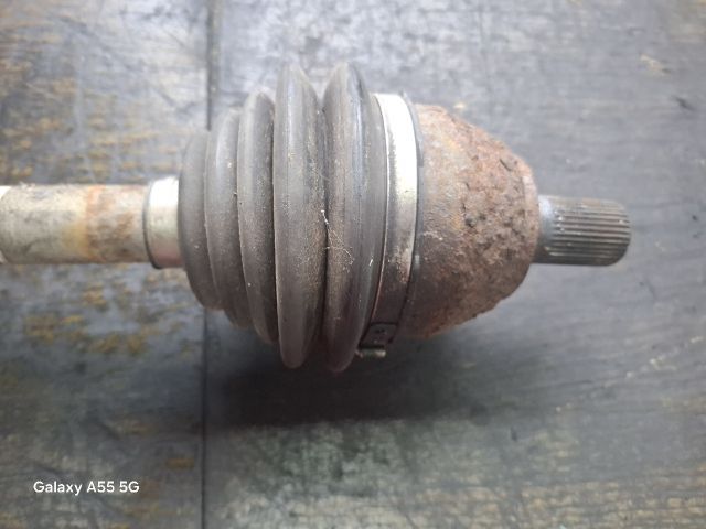 bontott FORD FOCUS II Bal Féltengely