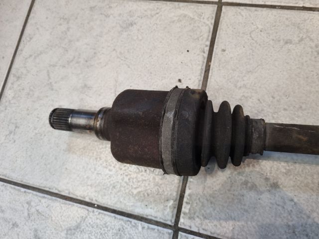 bontott FORD FOCUS II Bal Féltengely