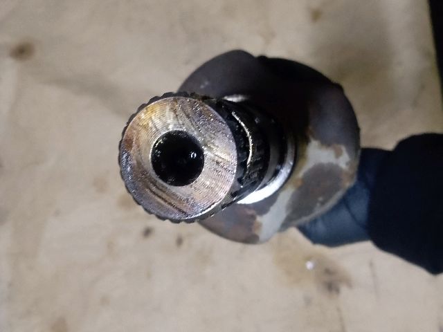 bontott FORD FOCUS II Bal Féltengely