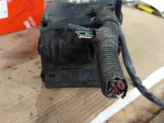 bontott FORD FOCUS II Biztosítéktábla Motortér