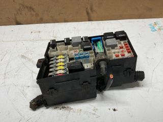 bontott FORD FOCUS II Biztosítéktábla Motortér