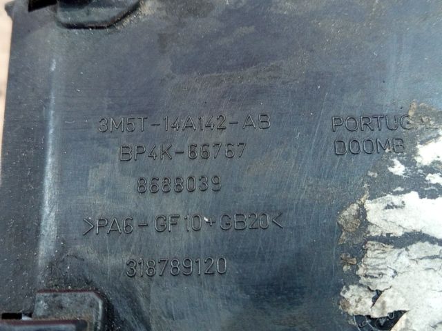 bontott FORD FOCUS II Biztosítéktábla Motortér