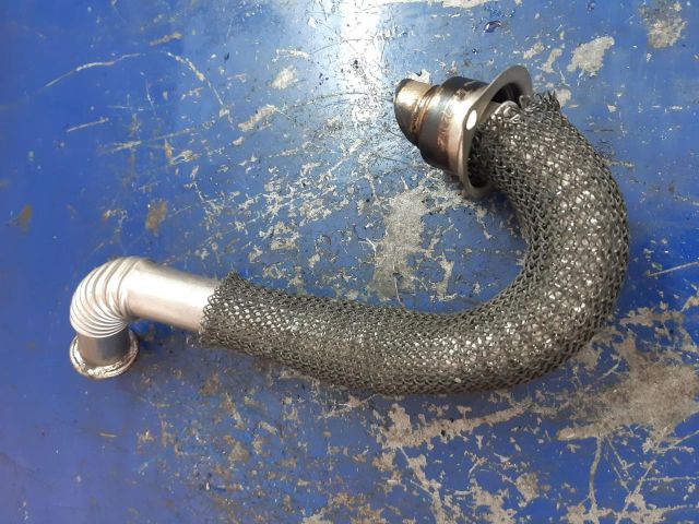 bontott FORD FOCUS II EGR Hűtő Cső