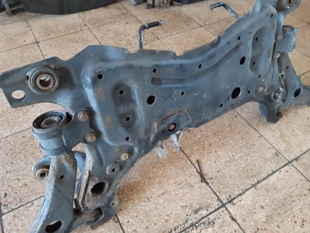 bontott FORD FOCUS II Első Bölcső