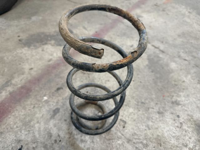 bontott FORD FOCUS II Első Rugó