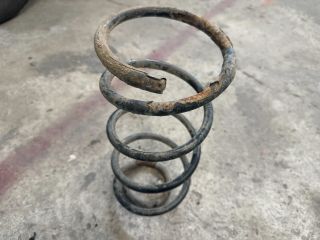 bontott FORD FOCUS II Első Rugó