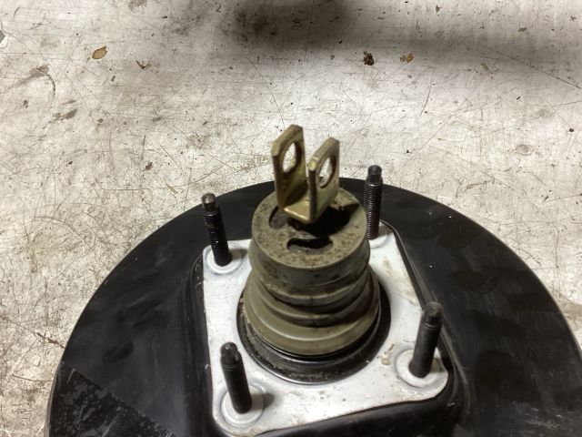 bontott FORD FOCUS II Fékrásegítő