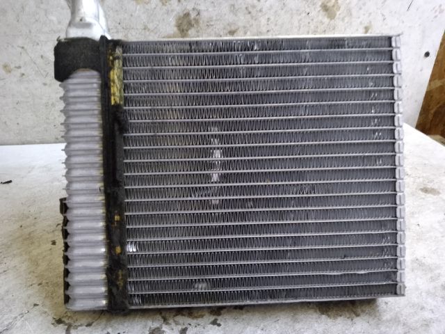 bontott FORD FOCUS II Fűtőradiátor
