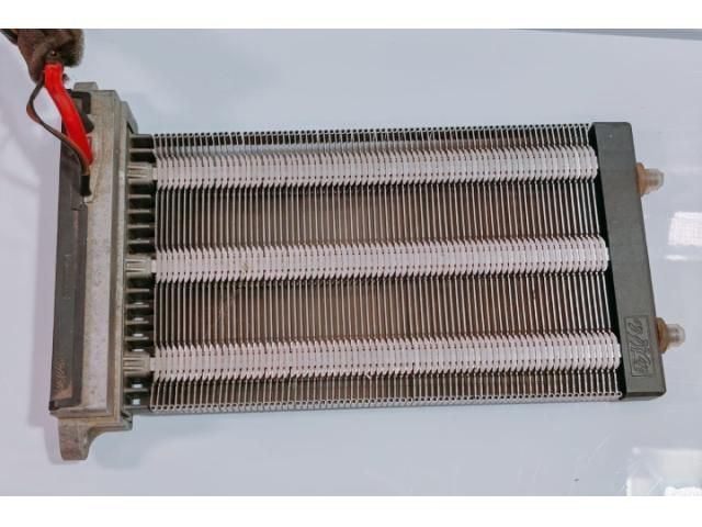 bontott FORD FOCUS II Fűtőradiátor