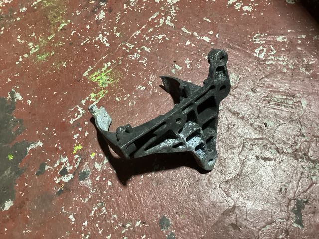 bontott FORD FOCUS II Gázolajszűrő Ház