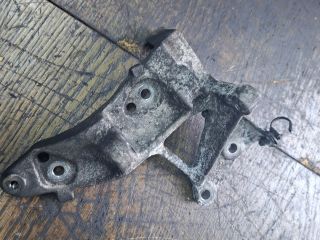 bontott FORD FOCUS II Generátor Tartó Bak