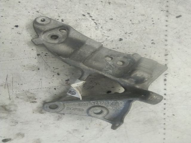 bontott FORD FOCUS II Generátor Tartó Bak