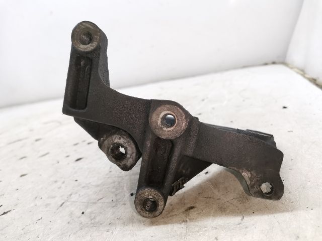 bontott FORD FOCUS II Generátor Tartó Bak