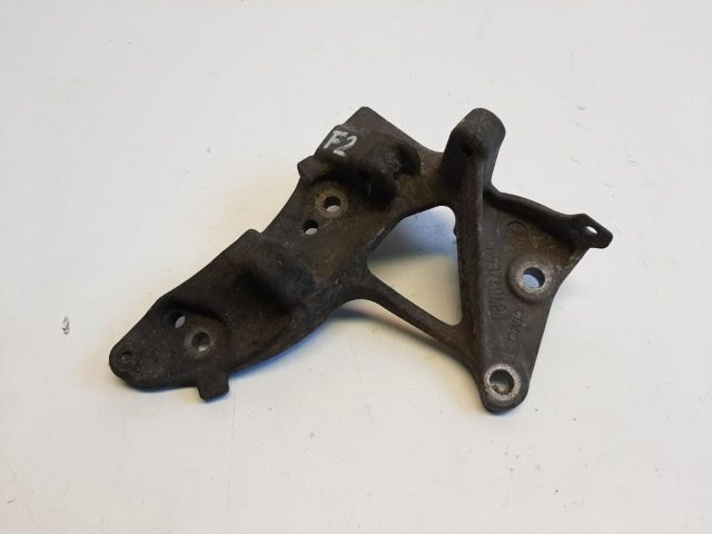 bontott FORD FOCUS II Generátor Tartó Bak