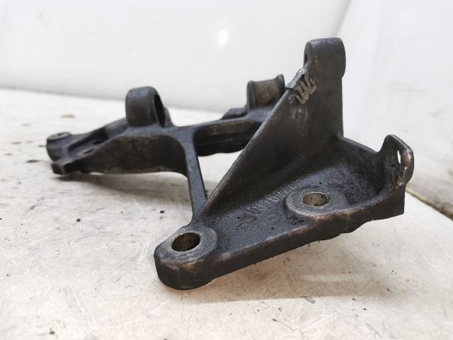 bontott FORD FOCUS II Generátor Tartó Bak