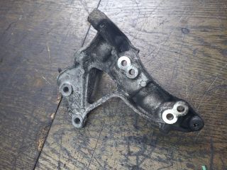 bontott FORD FOCUS II Generátor Tartó Bak