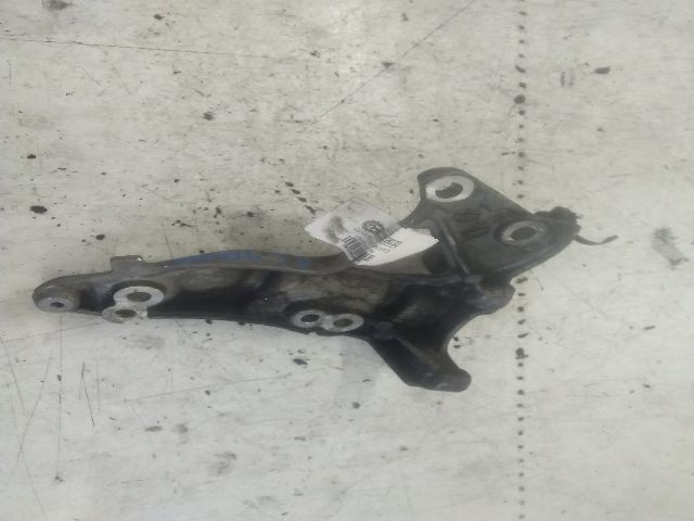 bontott FORD FOCUS II Generátor Tartó Bak