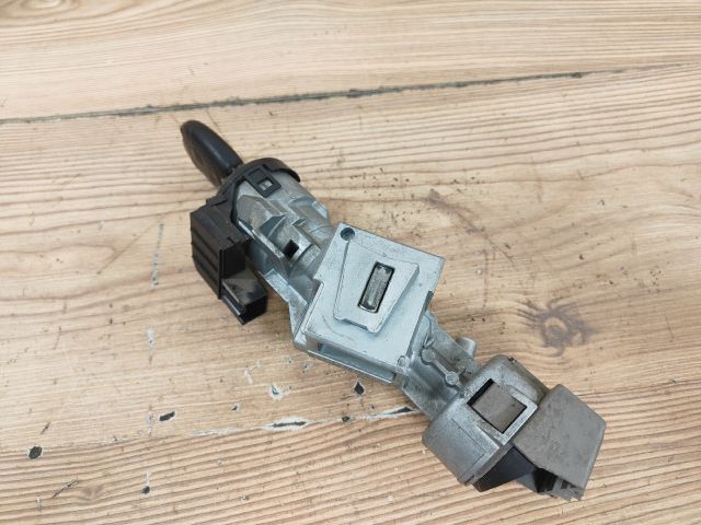 bontott FORD FOCUS II Gyújtáskapcsoló Házzal