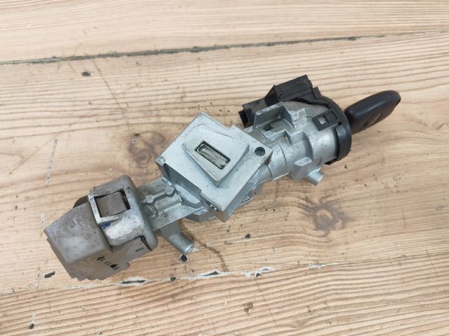 bontott FORD FOCUS II Gyújtáskapcsoló Házzal